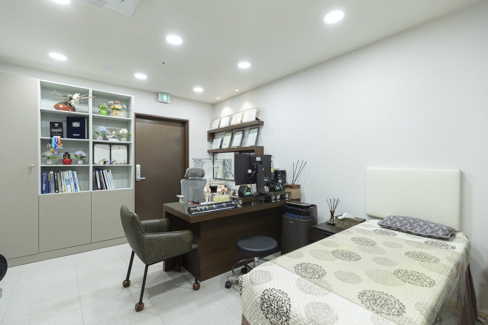 진찰과 상담이 이루어지는 진료실입니다.
